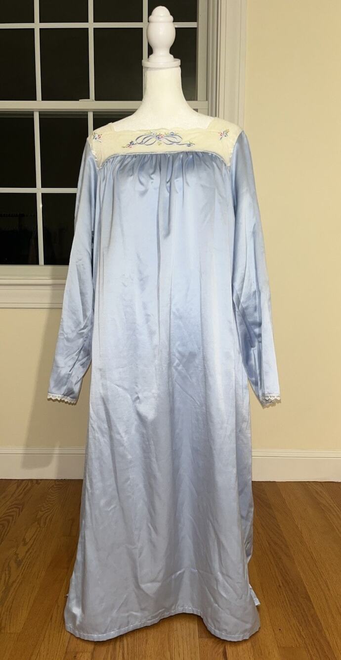 Vintage Erika Taylor Lace Satin Embroidery Bead Square Neck Nightgown Size Large